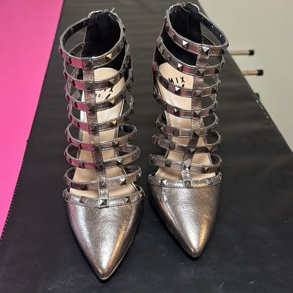 Mix No. 6 heels. Size 8M. NWTs. Metallic in color. 3.5” heels. - Picture 2 of 8